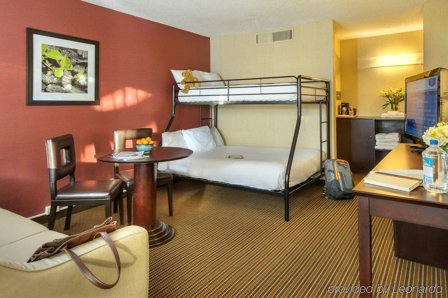Ramada By Wyndham Salt Lake City North Temple エクステリア 写真